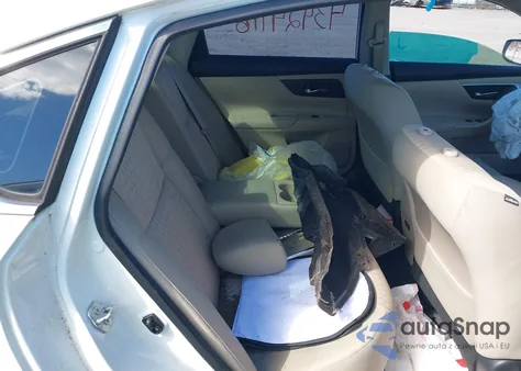 2017 Nissan Altima 2.5 S z USA, uszkodzony, nr VIN 1N4AL3AP6HC138408